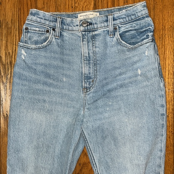 Abercrombie & Fitch The Kick Flare Ultra High Rise Distressed Jeans Size 27 - Picture 3 of 7